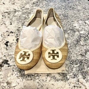 Adorable EUC Tory Burch Creamy White/Wicker Ballet Flats Size 11